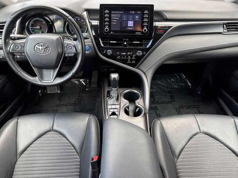 Used 2022 Toyota Camry SE FWD image 17