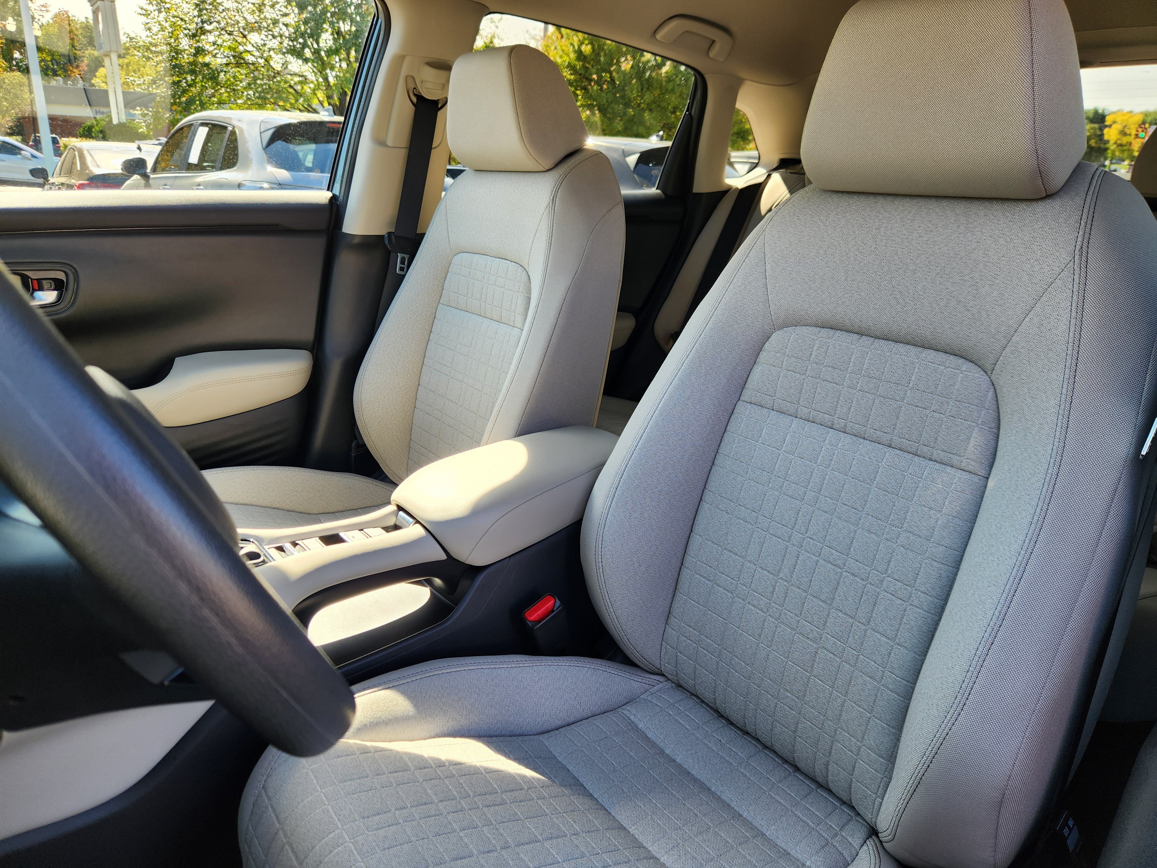 Certified 2027 Honda HR-V LX image 7