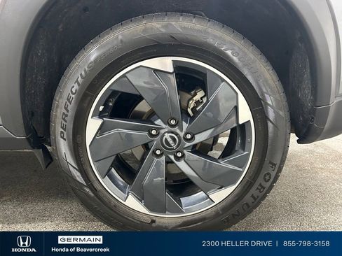 Used 2024 Nissan Rogue SV AWD/4WD image 14
