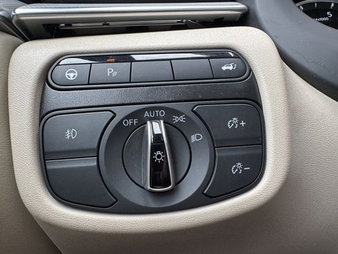 Used 2022 INFINITI QX50 Essential image 28