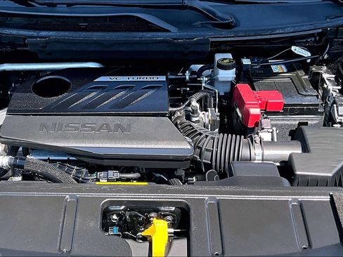 Used 2023 Nissan Rogue SV AWD/4WD image 9