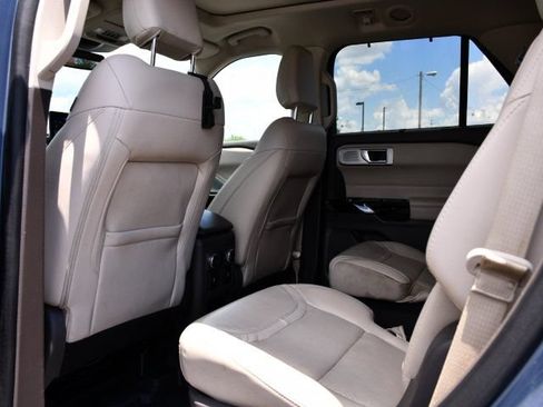 Used 2021 Ford Explorer Platinum w/ Equipment Group 601A AWD/4WD image 20
