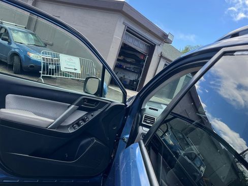Used 2017 Subaru Forester 2.5i Premium AWD/4WD image 10