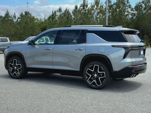 Used 2025 Chevrolet Traverse High Country w/ LPO, Floor Liner Package FWD image 6