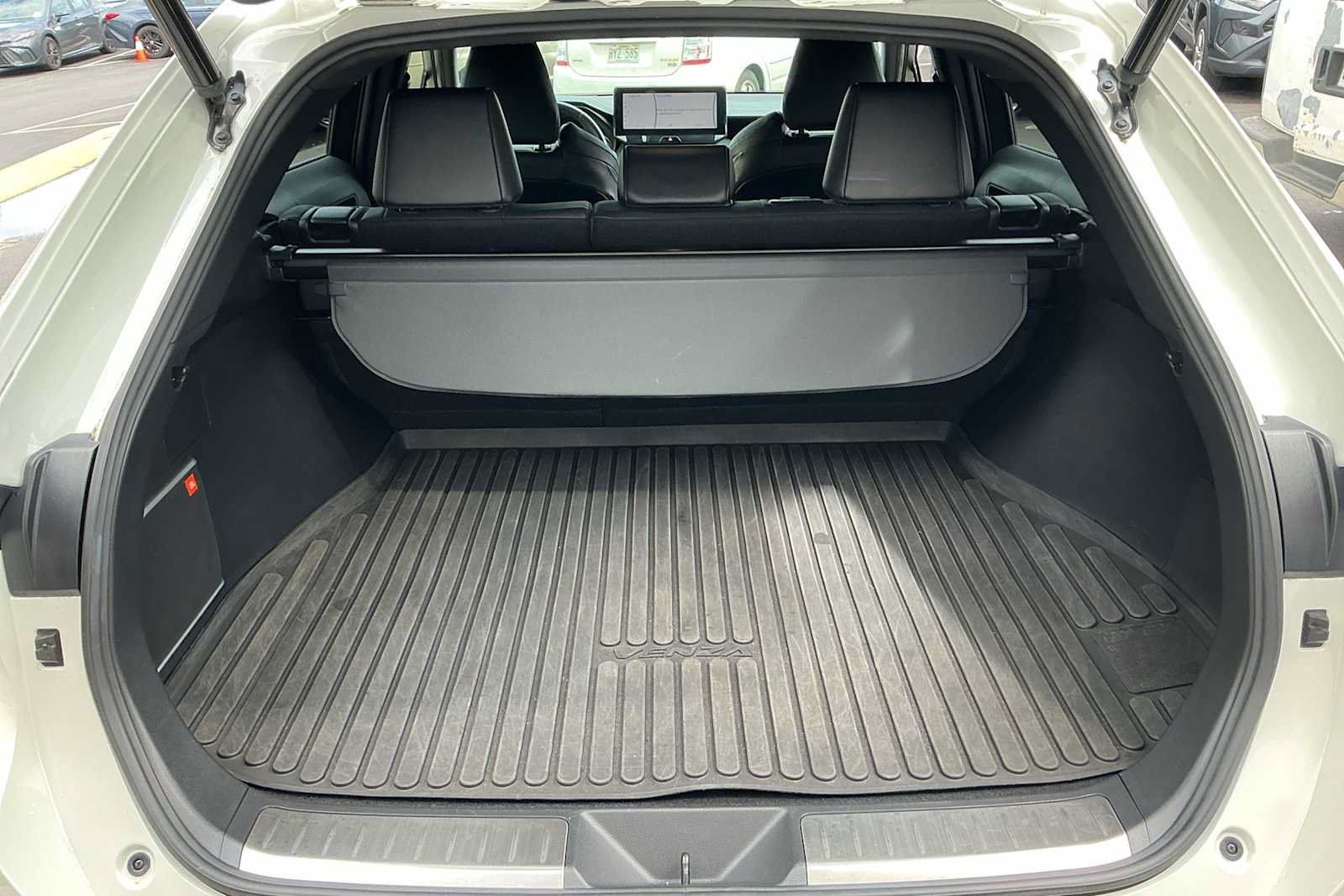Used 2021 Toyota Venza Limited AWD/4WD image 25