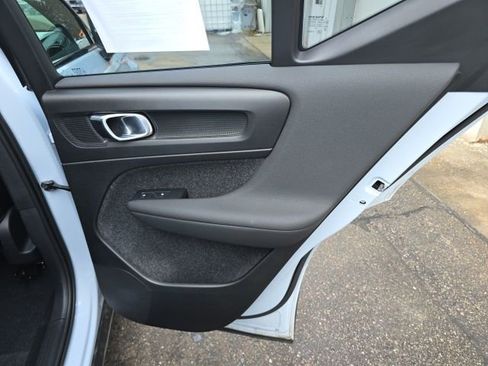 Certified 2024 Volvo XC40 B5 Plus w/ Climate Package image 17