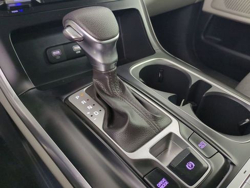 Used 2024 Kia Carnival LX image 22