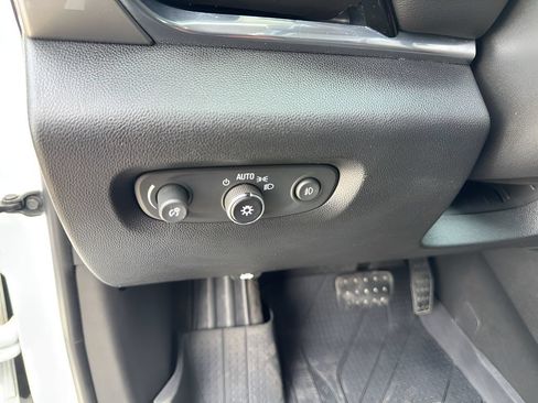 Used 2019 Chevrolet Traverse LT AWD/4WD image 17