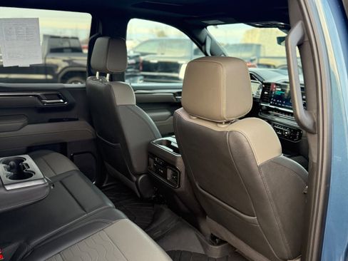 Used 2024 Chevrolet Silverado 1500 ZR2 w/ Technology Package image 11