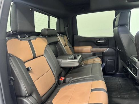 Used 2019 Chevrolet Silverado 1500 High Country w/ Technology Package AWD/4WD image 30