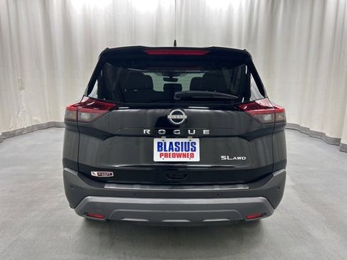 Used 2022 Nissan Rogue SL w/ SL Premium Package image 5