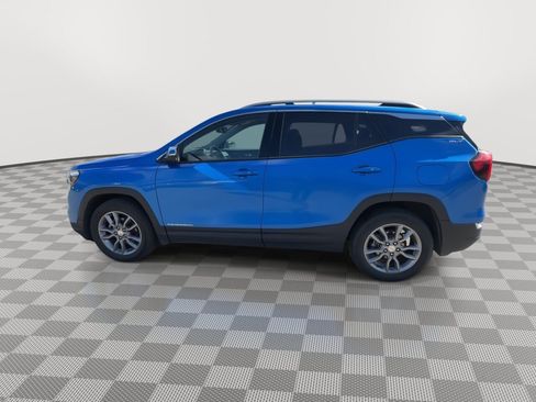 Used 2024 GMC Terrain SLT AWD/4WD image 5