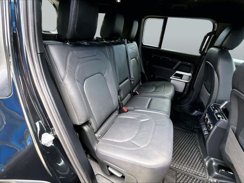 Used 2023 Land Rover Defender 130 SE AWD/4WD image 20