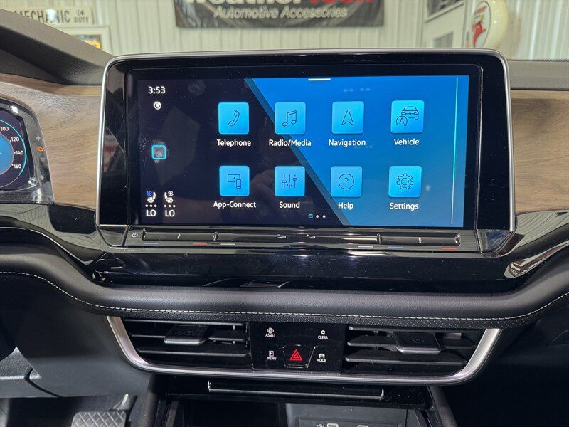 Used 2024 Volkswagen Atlas SE AWD/4WD image 10