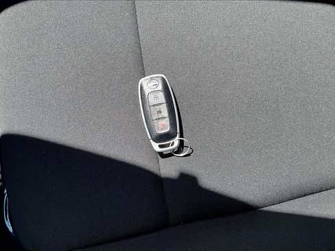 Used 2025 Nissan Rogue S AWD/4WD image 35
