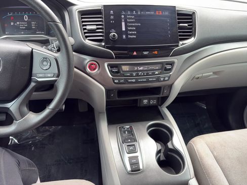 Used 2021 Honda Pilot EX image 12