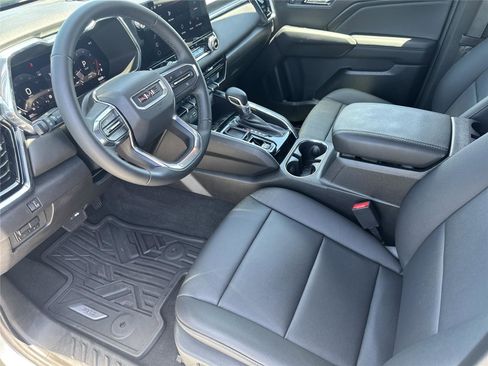 Used 2024 GMC Canyon Elevation w/ Elevation Premium Package RWD image 10