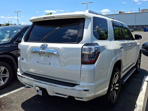Used 2015 Toyota 4Runner Limited AWD/4WD image 4