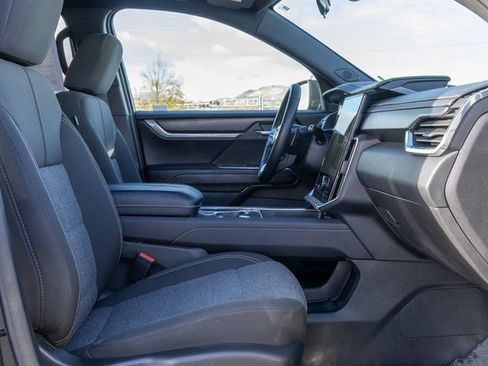 Used 2025 GMC Acadia Elevation image 7