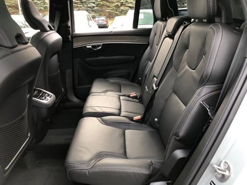 New 2026 Volvo XC90 B6 Ultra image 35