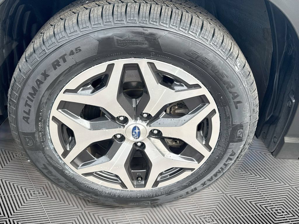 Certified 2023 Subaru Forester Premium AWD/4WD image 30
