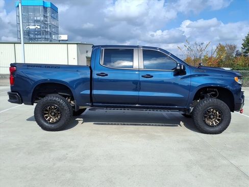 Used 2022 Chevrolet Silverado 1500 LT Trail Boss w/ Convenience Package II image 5