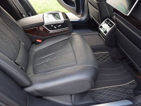Used 2018 BMW ALPINA B7 xDrive w/ Luxury Rear Seating Package AWD/4WD image 51