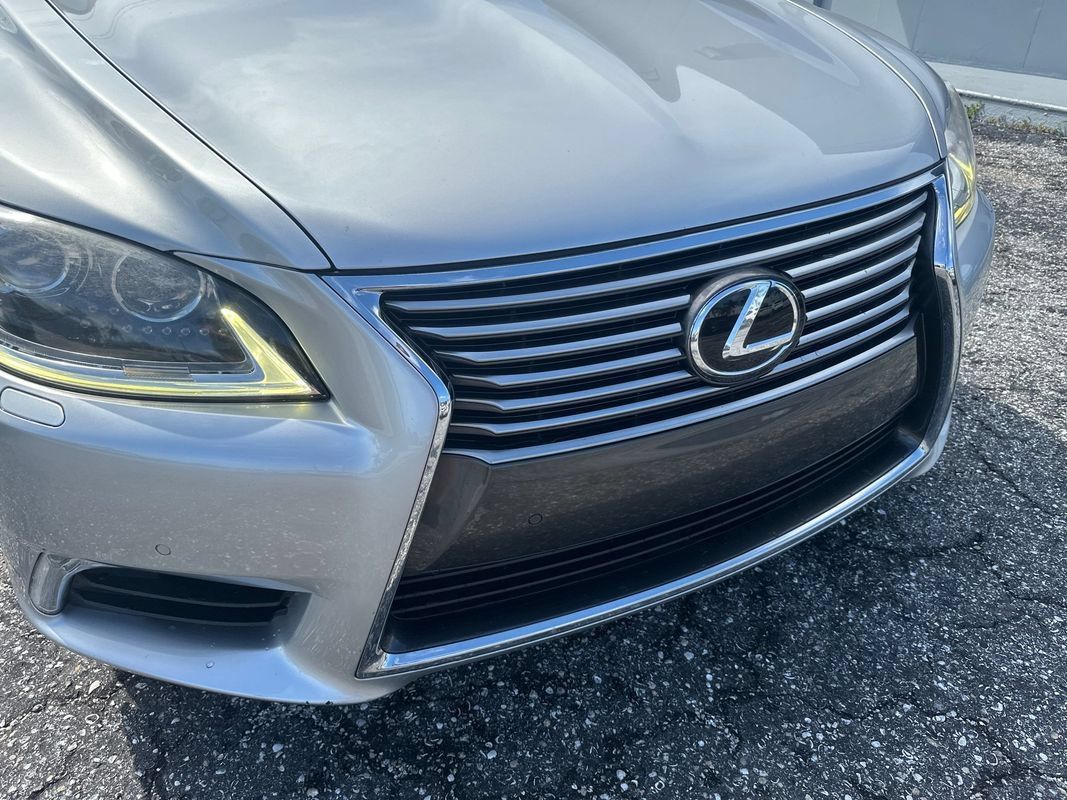 Used 2014 Lexus LS 460 w/ Comfort Package RWD image 11