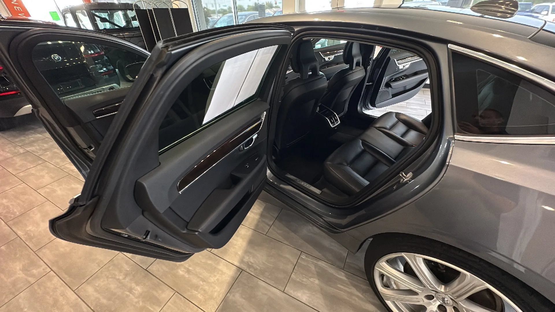 Used 2018 Volvo S90 T6 Momentum AWD/4WD image 25