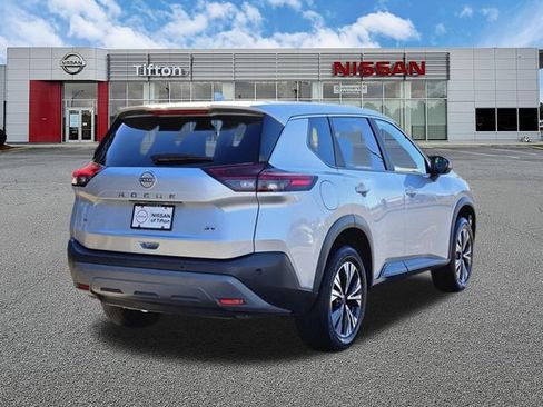 Certified 2023 Nissan Rogue SV FWD image 4