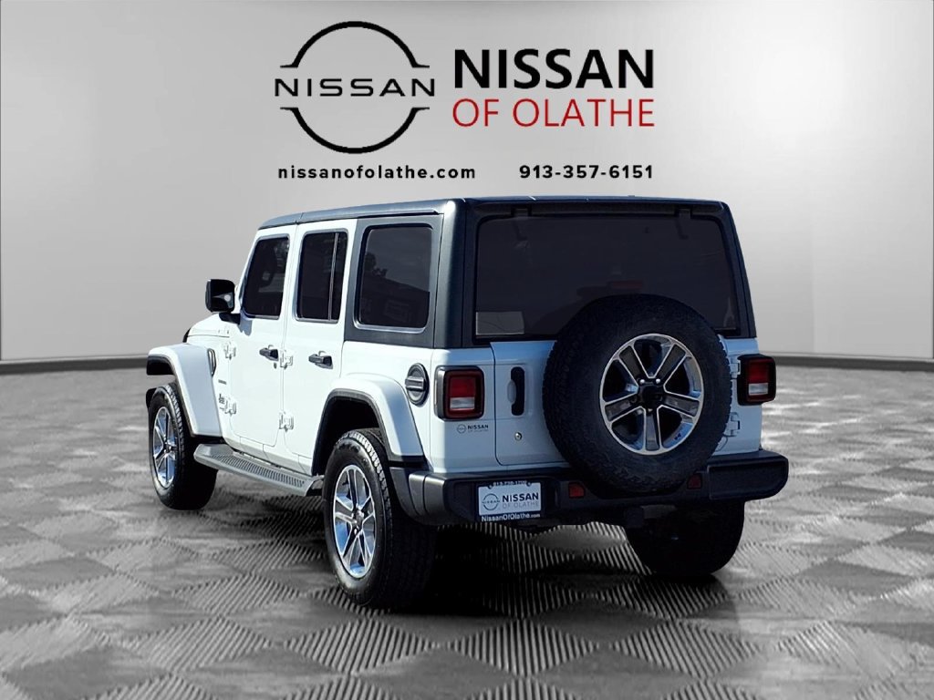 Used 2018 Jeep Wrangler Unlimited Sahara AWD/4WD image 5