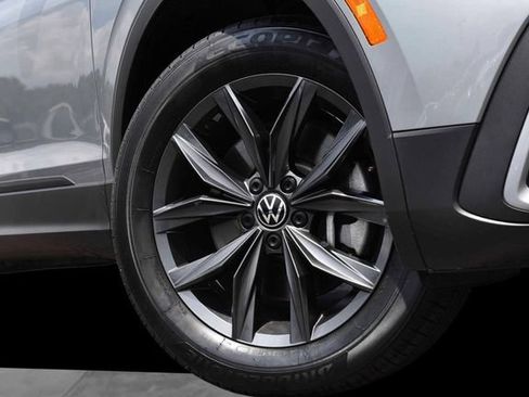 Certified 2023 Volkswagen Tiguan SE FWD image 3