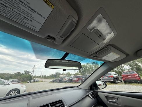 Used 2015 Toyota Camry LE FWD image 14