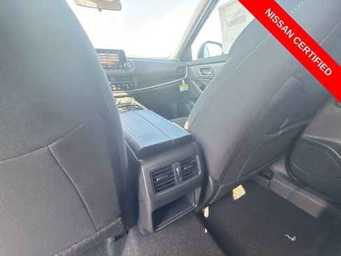 Used 2025 Nissan Rogue S AWD/4WD image 20