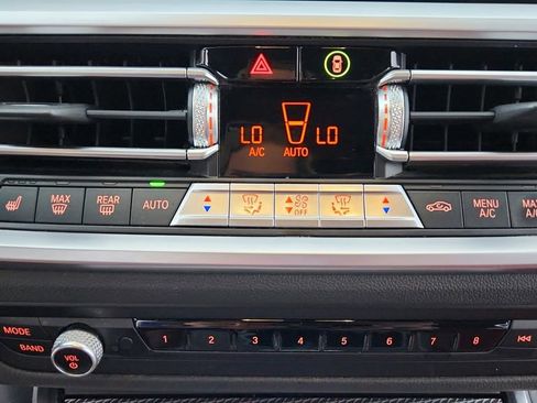 Used 2022 BMW 330i Sedan w/ M Sport Package image 35