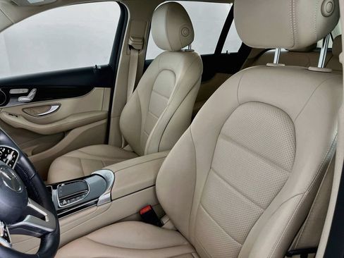 Used 2021 Mercedes-Benz GLC 300 w/ Premium Package image 28