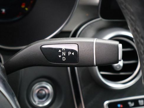 Used 2022 Mercedes-Benz GLC 300 4MATIC image 36