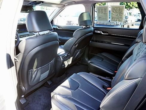 Certified 2022 Hyundai Palisade Limited w/ Cargo Package FWD image 19