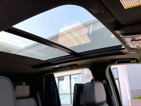 Used 2023 GMC Yukon Denali w/ Advanced Technology Package image 13