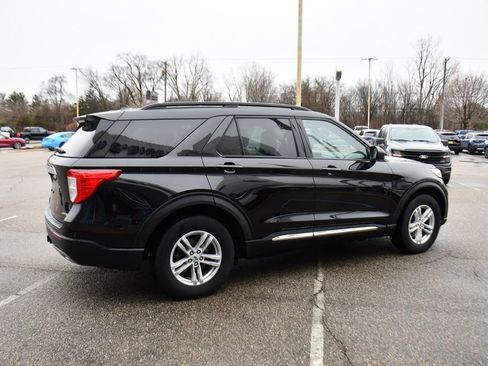 Used 2023 Ford Explorer XLT w/ Equipment Group 202A image 7