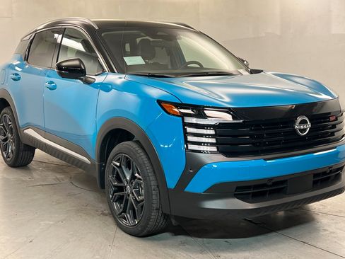 New 2026 Nissan Kicks SR FWD image 7