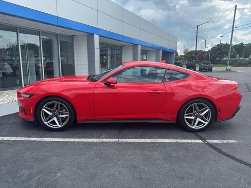 Used 2024 Ford Mustang Premium RWD image 4