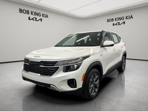 Used 2025 Kia Seltos LX AWD/4WD image 1
