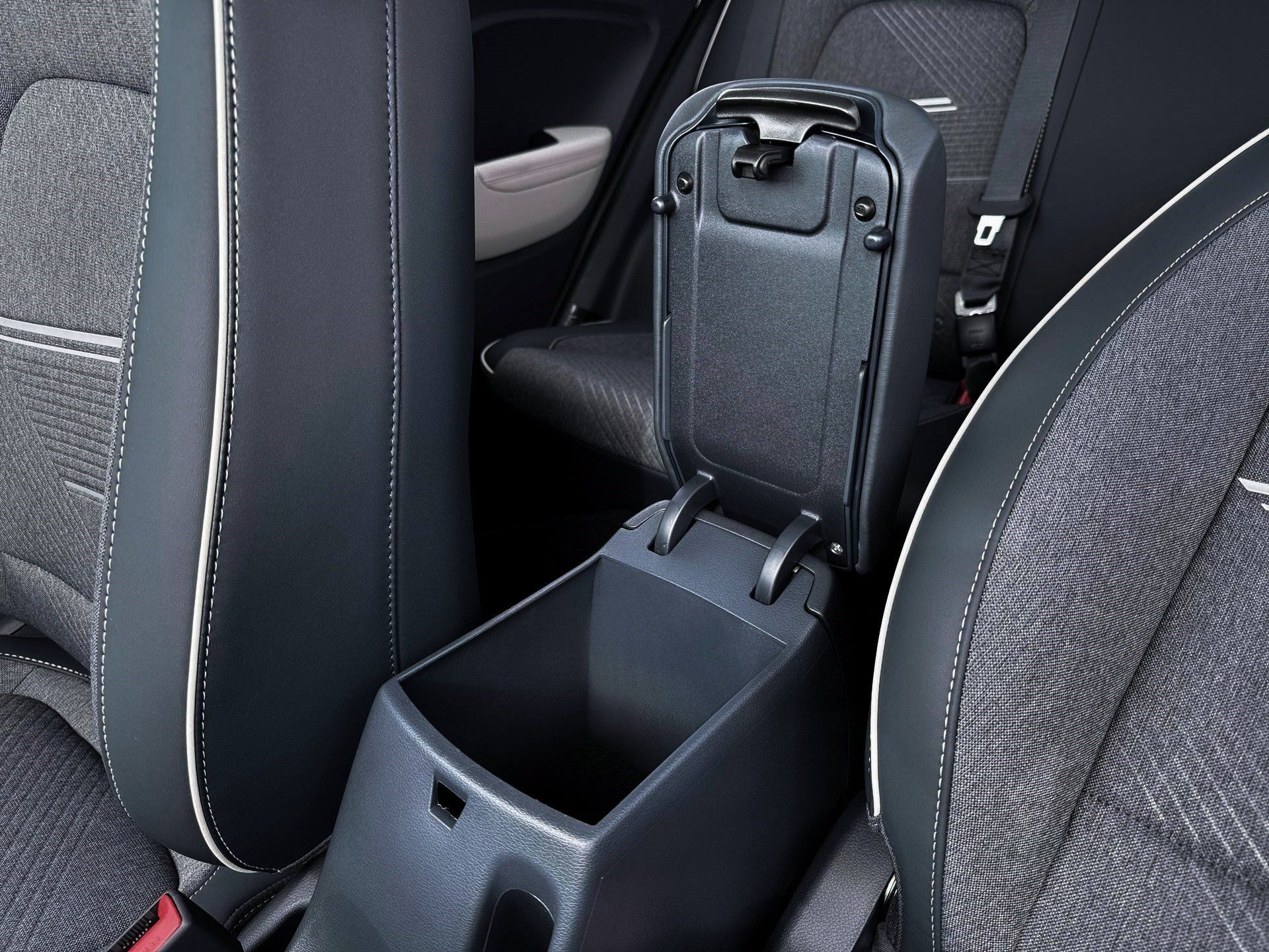 New 2026 Hyundai Venue SEL FWD image 18