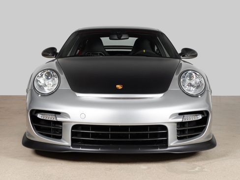 Used 2011 Porsche 911 GT2 RS image 3
