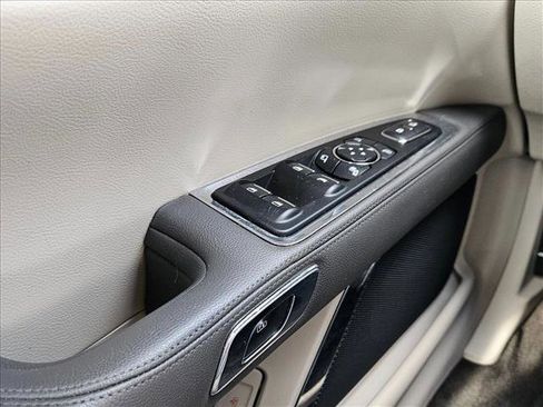 Used 2018 Lincoln Continental Select w/ Continental Climate Package image 25