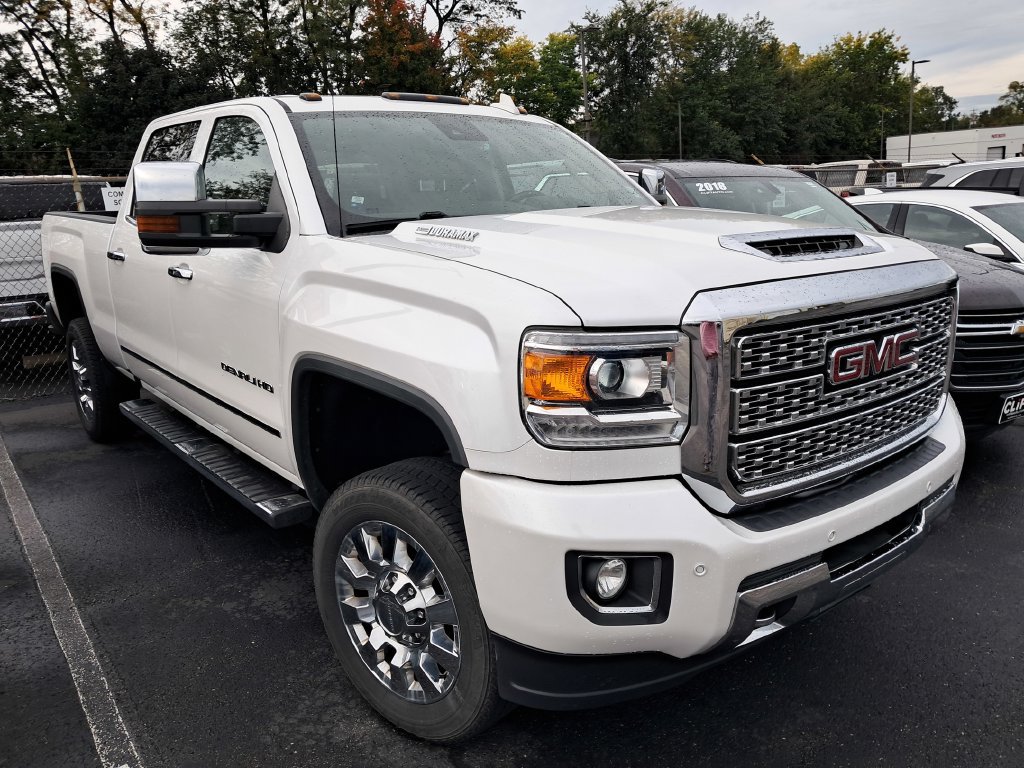 Used 2018 GMC Sierra 2500 Denali w/ Duramax Plus Package AWD/4WD image 6