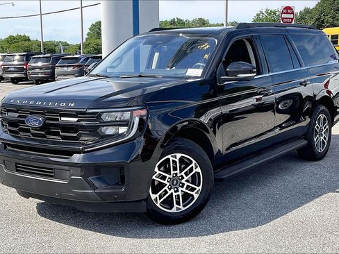Certified 2025 Ford Expedition Max Active AWD/4WD image 3