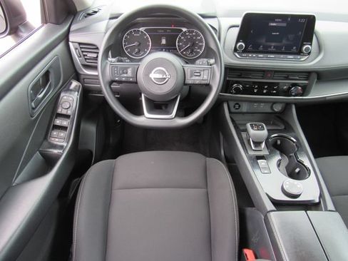 Used 2024 Nissan Rogue S AWD/4WD image 18