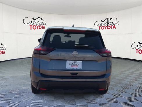 Used 2025 Nissan Rogue SV FWD image 3
